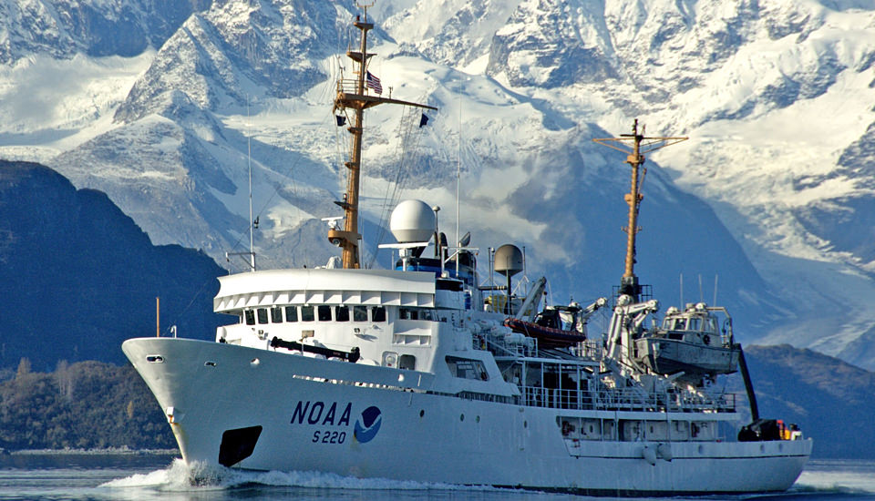image of port side of NOAA Ship Fairweather