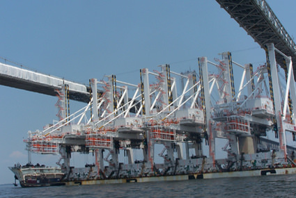 M/V Zhen Hua 13 delivered new cranes from China to the Port of Baltimore 