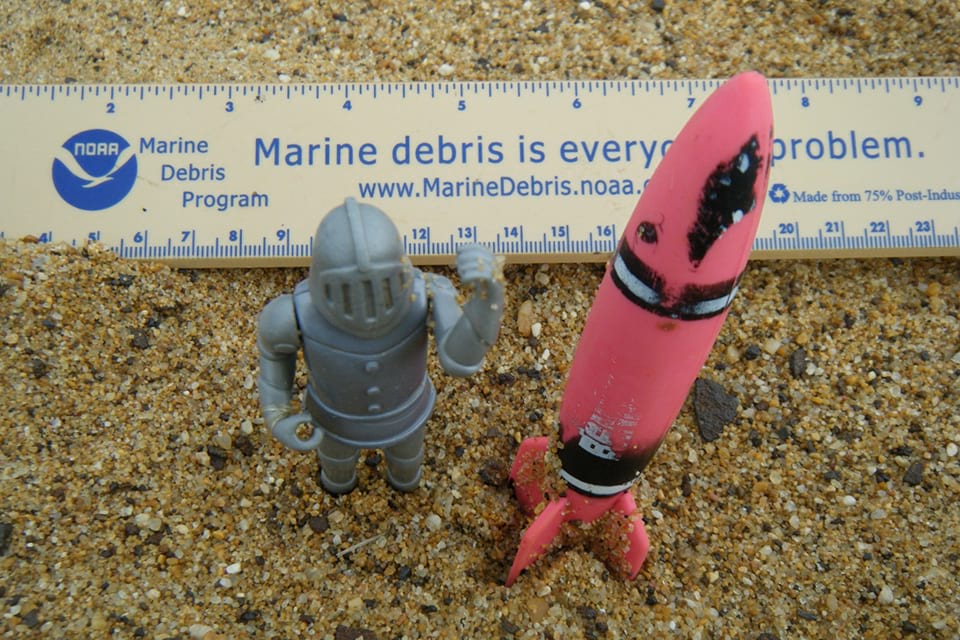 Image showing plastic toys that had become marine debris