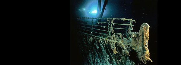 A view of the bow and railing of the RMS Titanic. Image copyright Emory Kristof/National Geographic