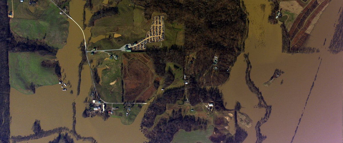 oblique images of Cape Giradeau, Missouri captured by cameras mounted in an NGS aircraft after flooding