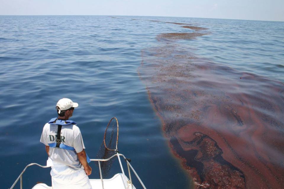 A photo depicting an oil spill